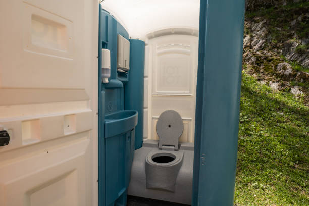 Best High-end porta potty rental  in Algonquin, IL