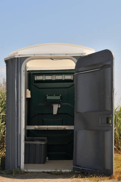 Best Portable bathroom rental  in Algonquin, IL